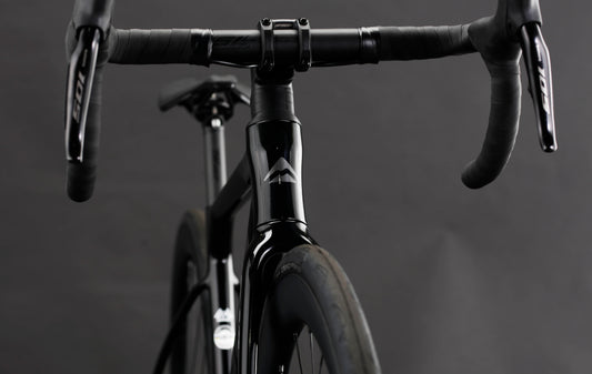 2年ぶりに復活した「SCULTURA 6000」。105 Di2とカーボンホイールを備える一台