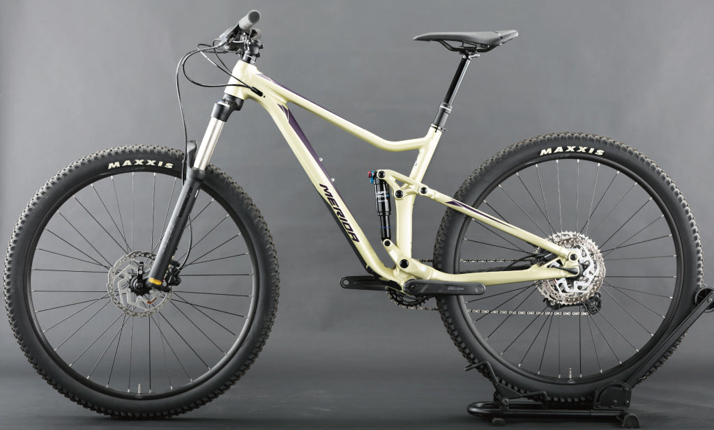 【状態ランクC】 ❘ 【M038】ONE-TWENTY 400 ❘ 44cm(M)