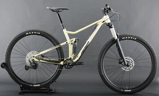 【状態ランクC】 ❘ 【M038】ONE-TWENTY 400 ❘ 44cm(M)